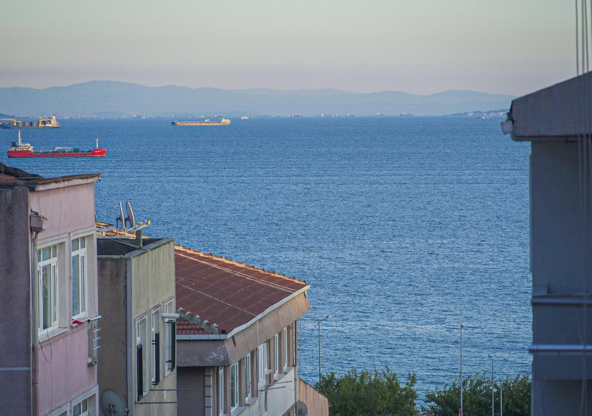 Mar * İstanbul